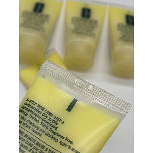 Clinique Dramatically Different™ Moisturizing Gel 1oz - Picture 3 of 6